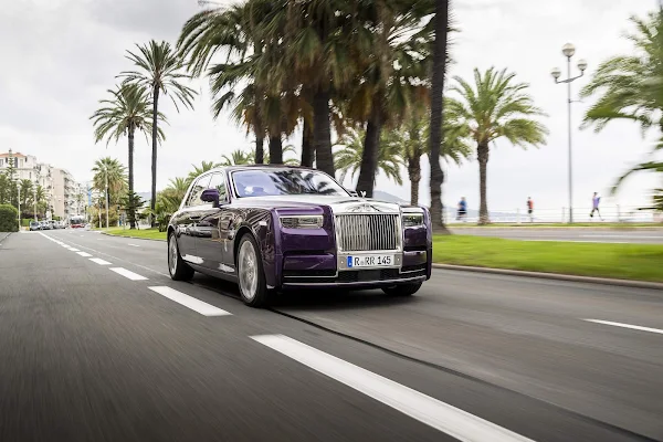 Rolls Royce Phantom II é testado na Riviera Francesa