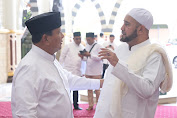 Didampingi Gibran, Lebaran Hari Pertama Prabowo Silaturahmi dengan Habib Syech di Solo