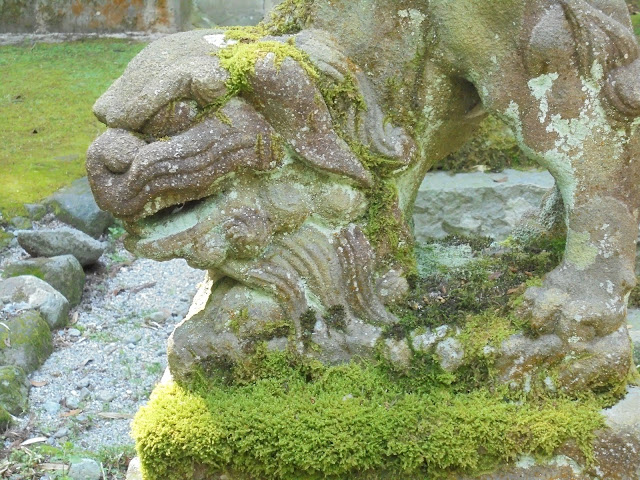 近くにある神社の狛犬