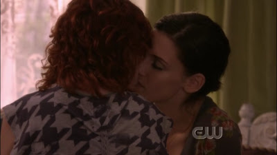 Rumer Willis and Jessica Lowndes, Lesbian Kiss lesmedia