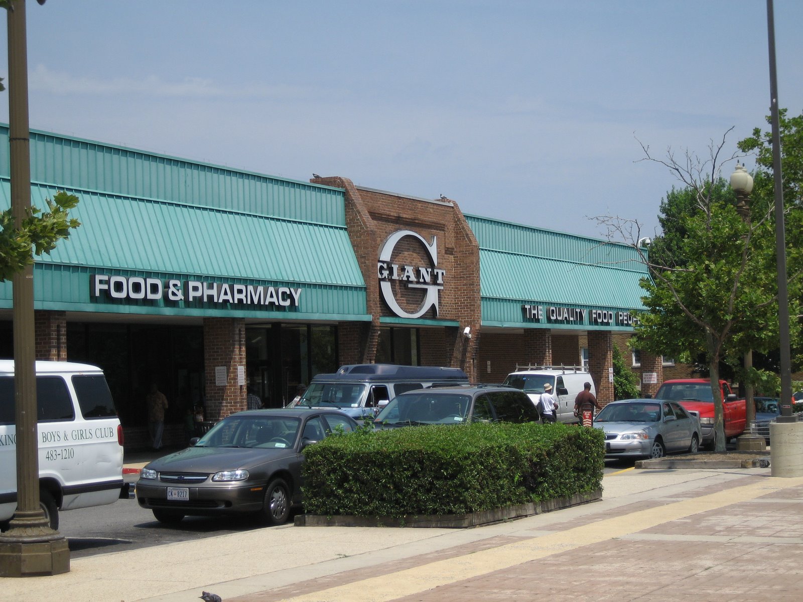 Giant supermarket, Citymarket at O, Roadside Development, Washington DC