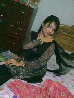 Hot Desi College Girls Photos