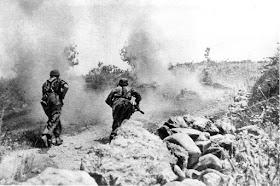 German paratroopers in action on Battle of Crete, Greece, Mai 1941