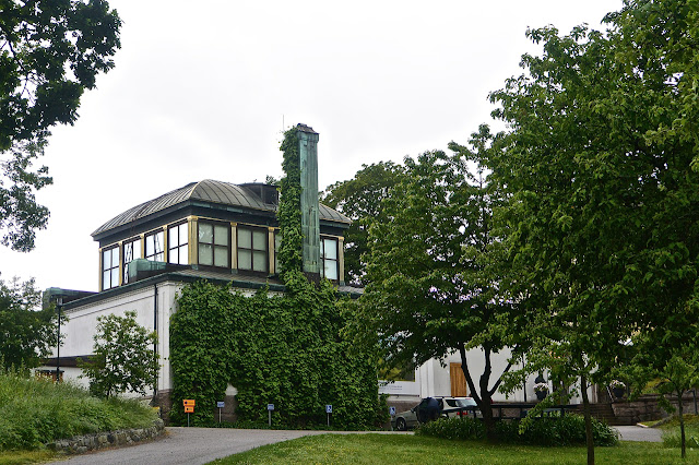 Stockholm :  Entrée du musée Prins Eugen Waldemarsudde sur l'île de Dujugarden