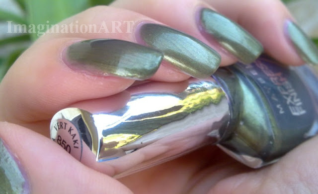 Maybelline_smalto_nail_polish_laquer_New_York_850_Vert_Kaki