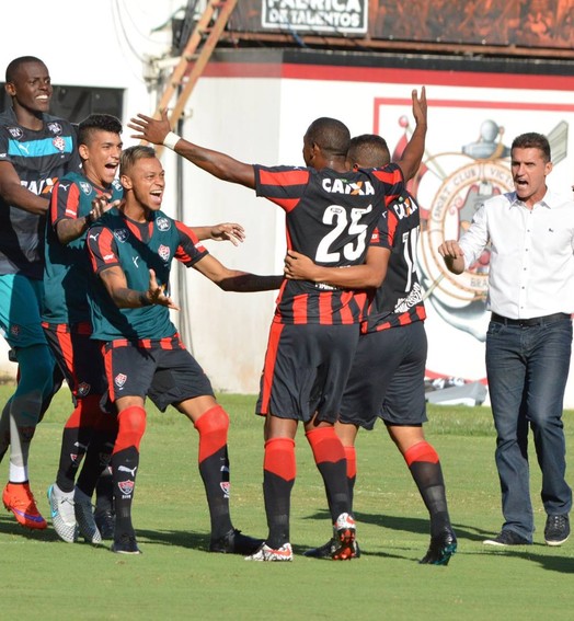 Modificado Vitória vence o Feirense no Barradão