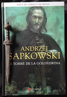 Portada del libro La torre de la golondrina, de Andrzej Sapkowski