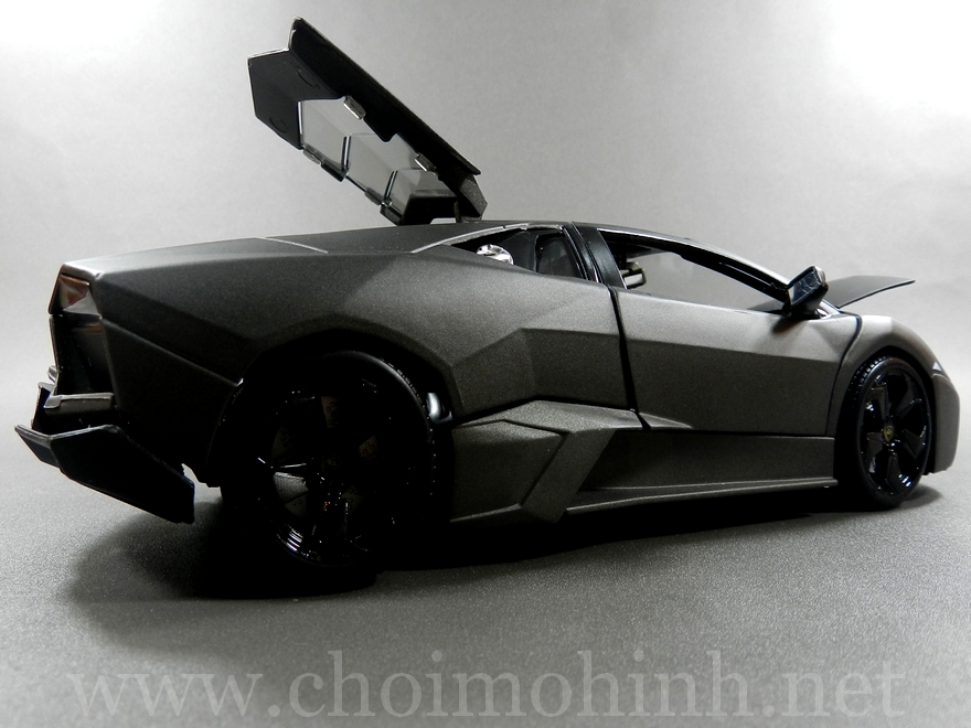 Lamborghini Reventón 1:18 bBurago back