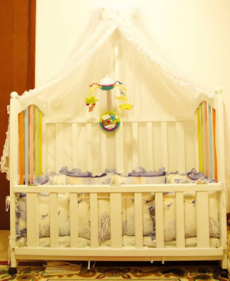 Tempat Tidur Bayi