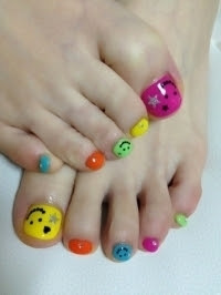 Pretty-Pedicure-Nail-Art-Ideas-for-2012