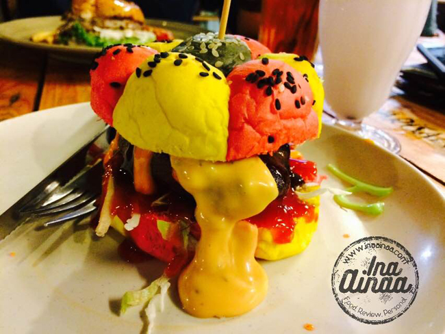 Roti Burger Cantik Tapi Sedap Ke Burger Warisan