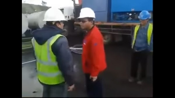   Trabajadora mexicana es humillada y agredida por trabajadores chinos (Vídeo)