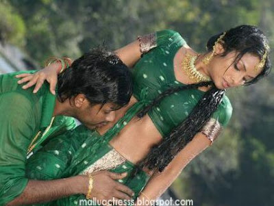  Celebrity Clips on Jyothirmayi Hot Photo Gallery   Celebrity Kemratak  Jyothirmayi Hot