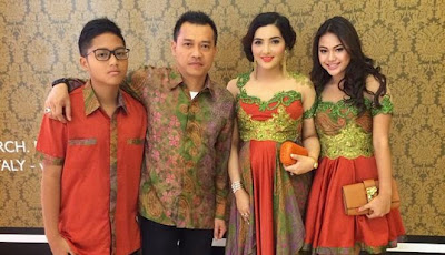 10 Model Kebaya  Keluarga  Pengantin  Modern  Terbaru 2019 