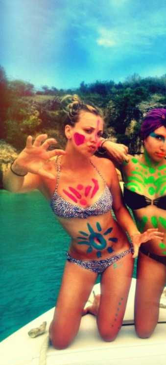 Kaley Cuoco incredible bikini figure after covered with body paint for 