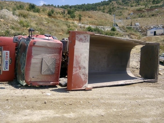 Bozkır Barajında Freni Boşalan Kamyon Devrildi.