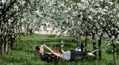 Усещате се странно, докато партньорът ви говори за бившата си приятелка