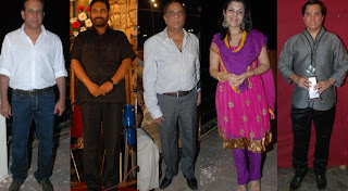 Adi Irani, Dr  Nitin Raut, Pehlaj Nihalani, Kavita Paudwal & Lalit Pandit at Hum Log Awards