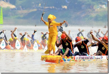Juara Pacu Jalur 2012 di Kabupaten Kuantan Singingi