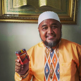 Ustadz Dr. Amir Faisol Fath British Propolis