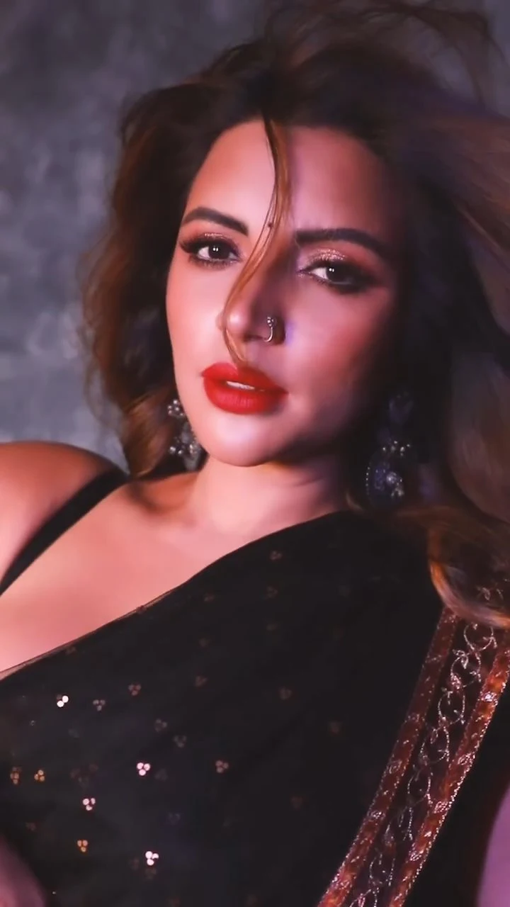 Shama Sikander black saree hot actress