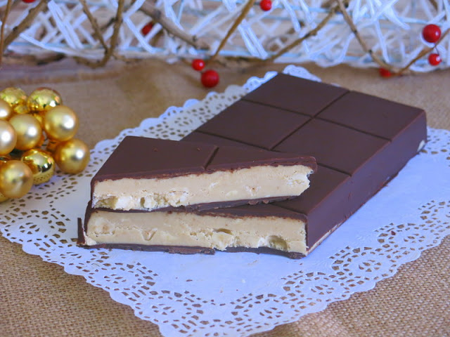 TURRÓN RELLENO DE MANTECA DE AVELLANAS