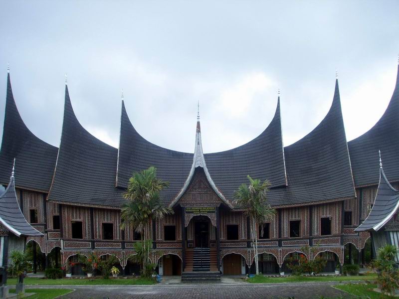 Image Gema Budaya Filosofi Rumah Gadang Adat Minangkabau 