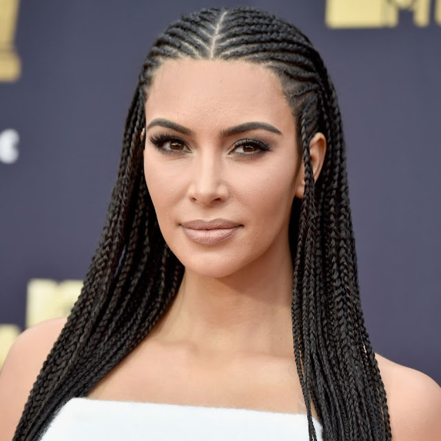 penteado kim kardashian movie tv awards 