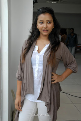 Swetha Basu Prasad stylish stills