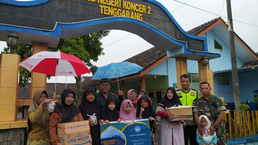 hidupkan gerakan berbagi di bulan Ramadhan, hujan pun tak jadi halangan !