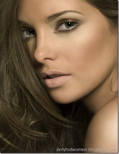 ashley greene. Ashley Greene Personal life