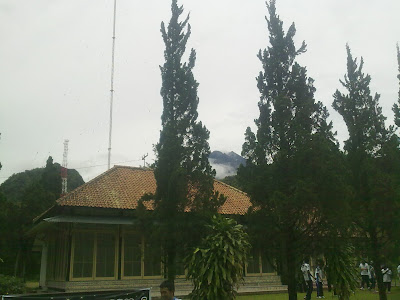 Gedung Bangunan Outbound