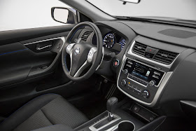 Interior view of 2016 Nissan Altima SR