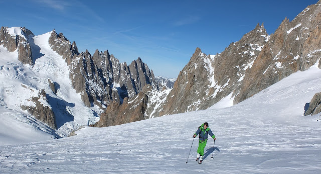 Ski de rando glacier-de-la-vierge massif du Mont-blanc Manu RUIZ