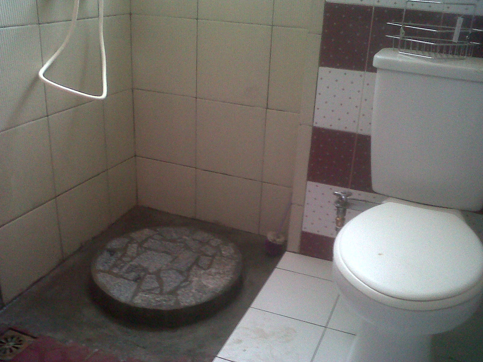 SARIKAYA KOST RENOVASI KAMAR MANDI BEFORE AND AFTER 