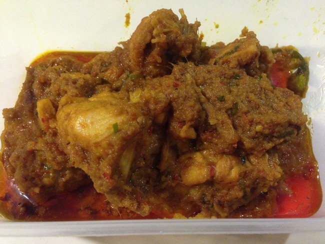 Rendang Ayam Sebagai Lauk Nasi Lemak - Azie Kitchen