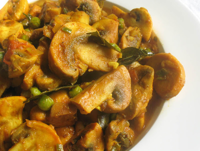 mushroom pea curry