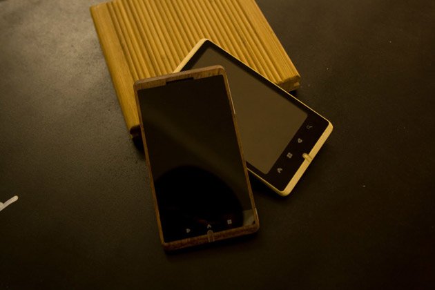 Pictures of World's First Bamboo Phone ADzero from London