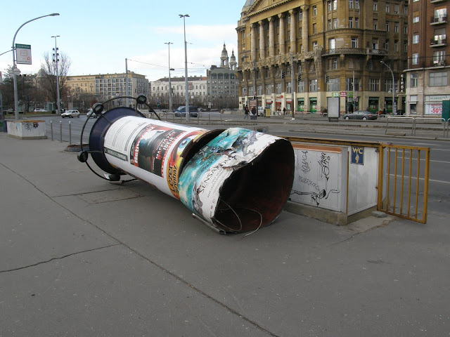 belváros, hirdetőoszlop, Károly körút, reklám, Tanács körút, Budapest,  Magyarország, V. kerület