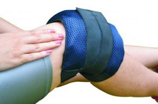 customer using easy ice knee pain relieving therapy pack