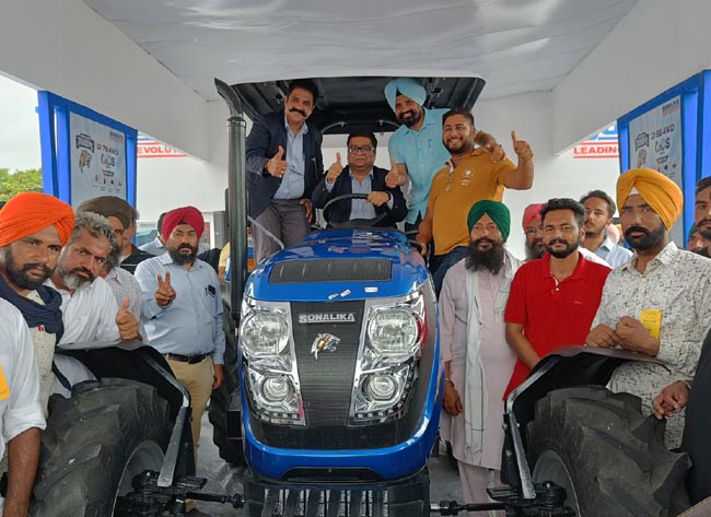 Sonalika Showcases New Tiger DI 75 With CRDS Technology and Revolutionary Baler for Farm Prosperity