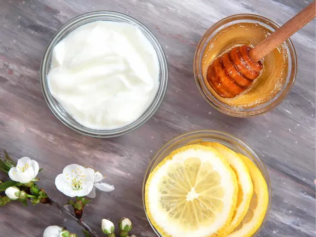 Sour yogurt recipe with lemon