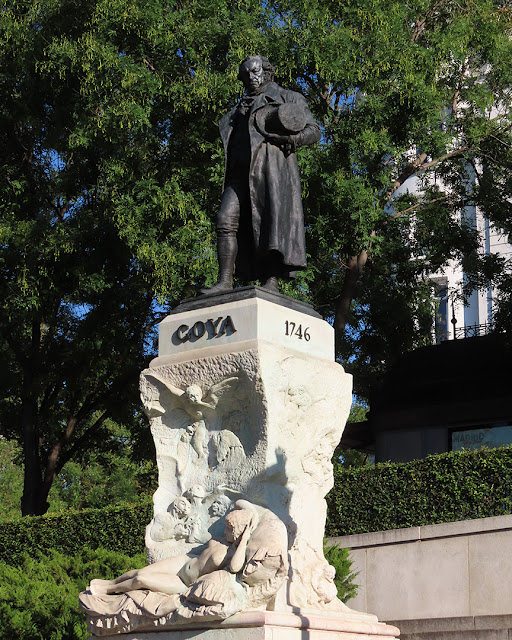 Monumento to Francisco de Goya by Mariano Benlliure, Calle de Felipe IV, Madrid