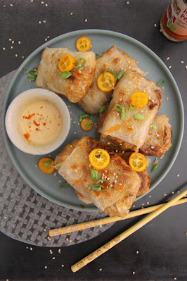 Cuillère et saladier : Dumpling de feuilles de riz aux légumes et tofu vegan Dumpling de feuilles de riz aux légumes et tofu vegan