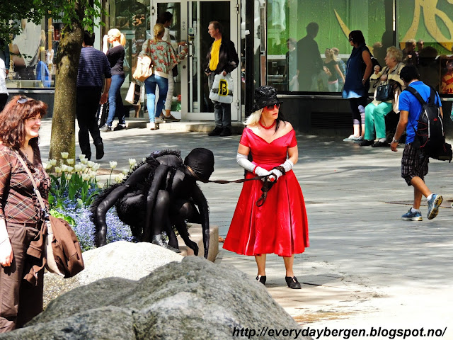 Street performance in Bergen