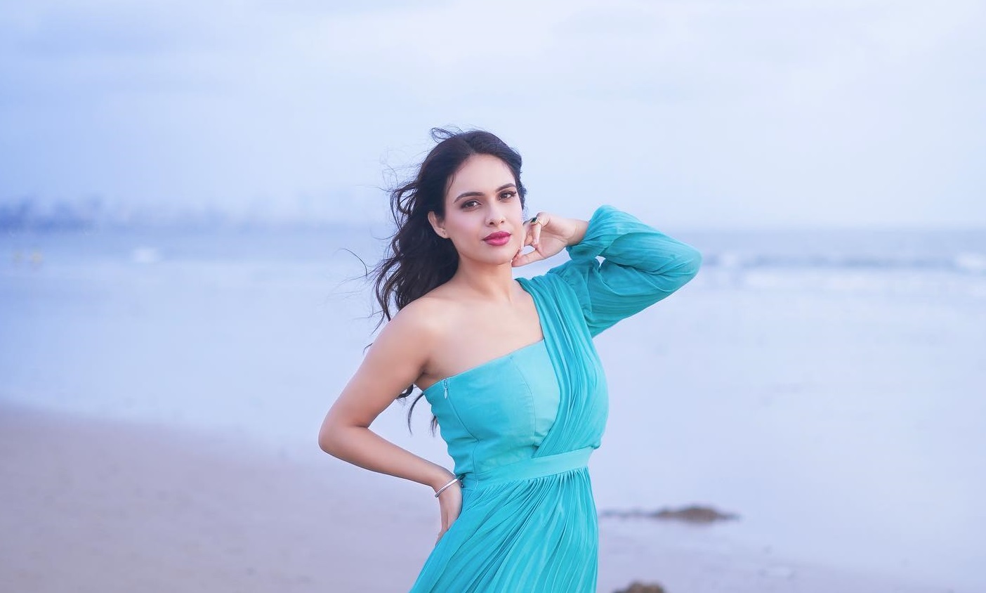 Pic Talk Neha Malik most recent photoshoot at the ocean side, fans went off the deep end seeing her ravishing looks