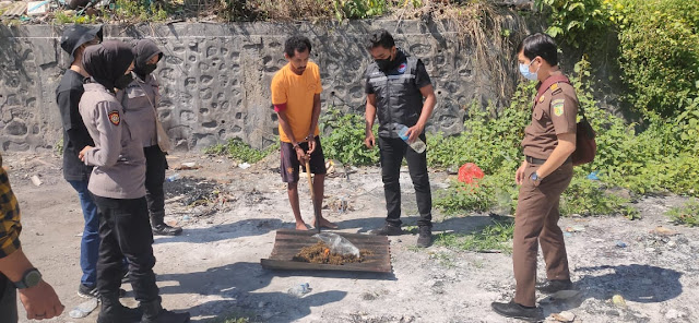 Penyidik dan Jaksa Musnahkan 430 Gram Ganja di Kota Jayapura