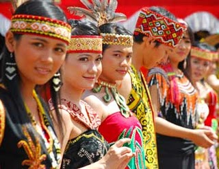 BERITA KALIMANTAN: Suku Dayak Kalimantan Barat