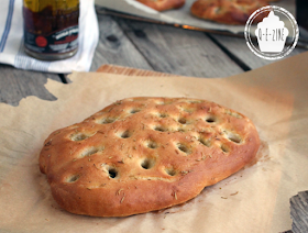 focaccia olives, romarin