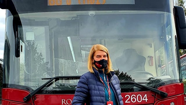 Autista Atac salva bimbo piccolo: era solo in strada alle 5 del mattino